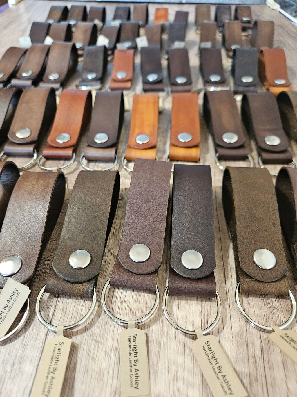 The Hearthside Pocket Trio Bison Leather Wallet & Keychain Gift Set