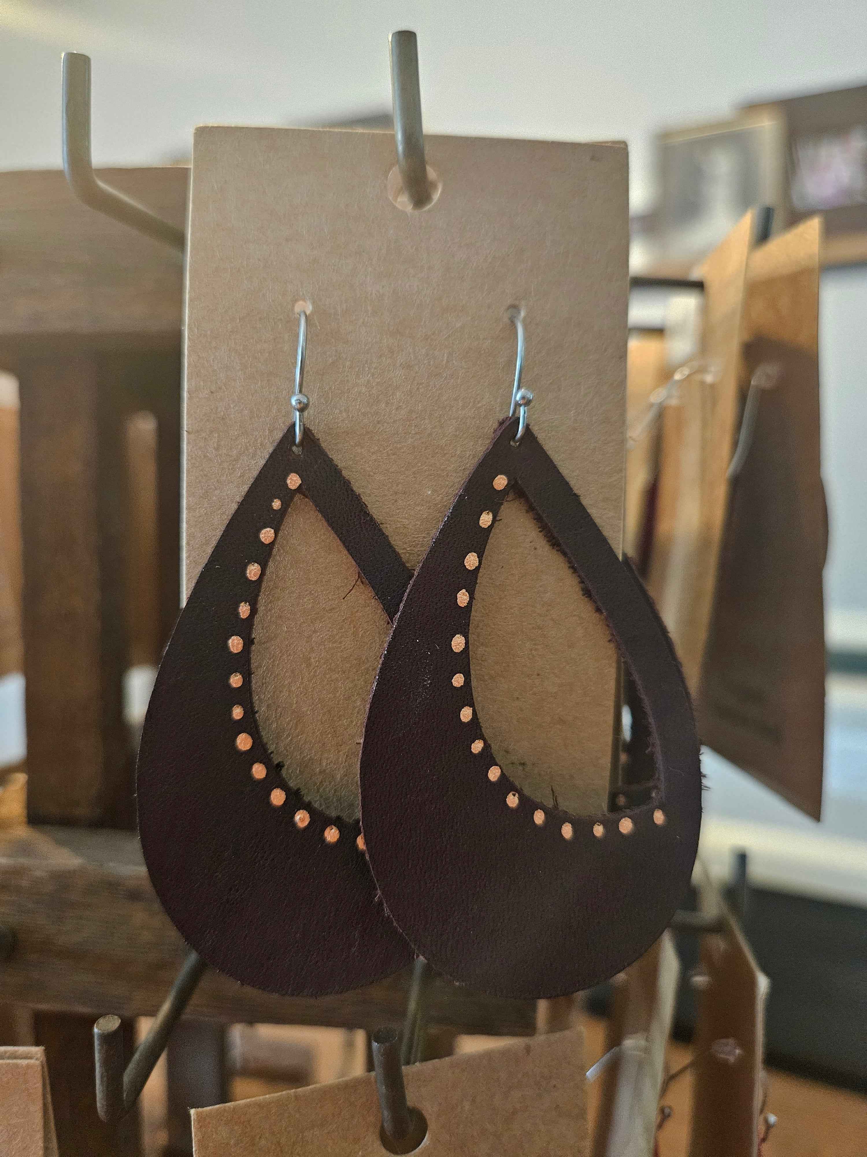 Golden Thread Teardrop Leather Earrings