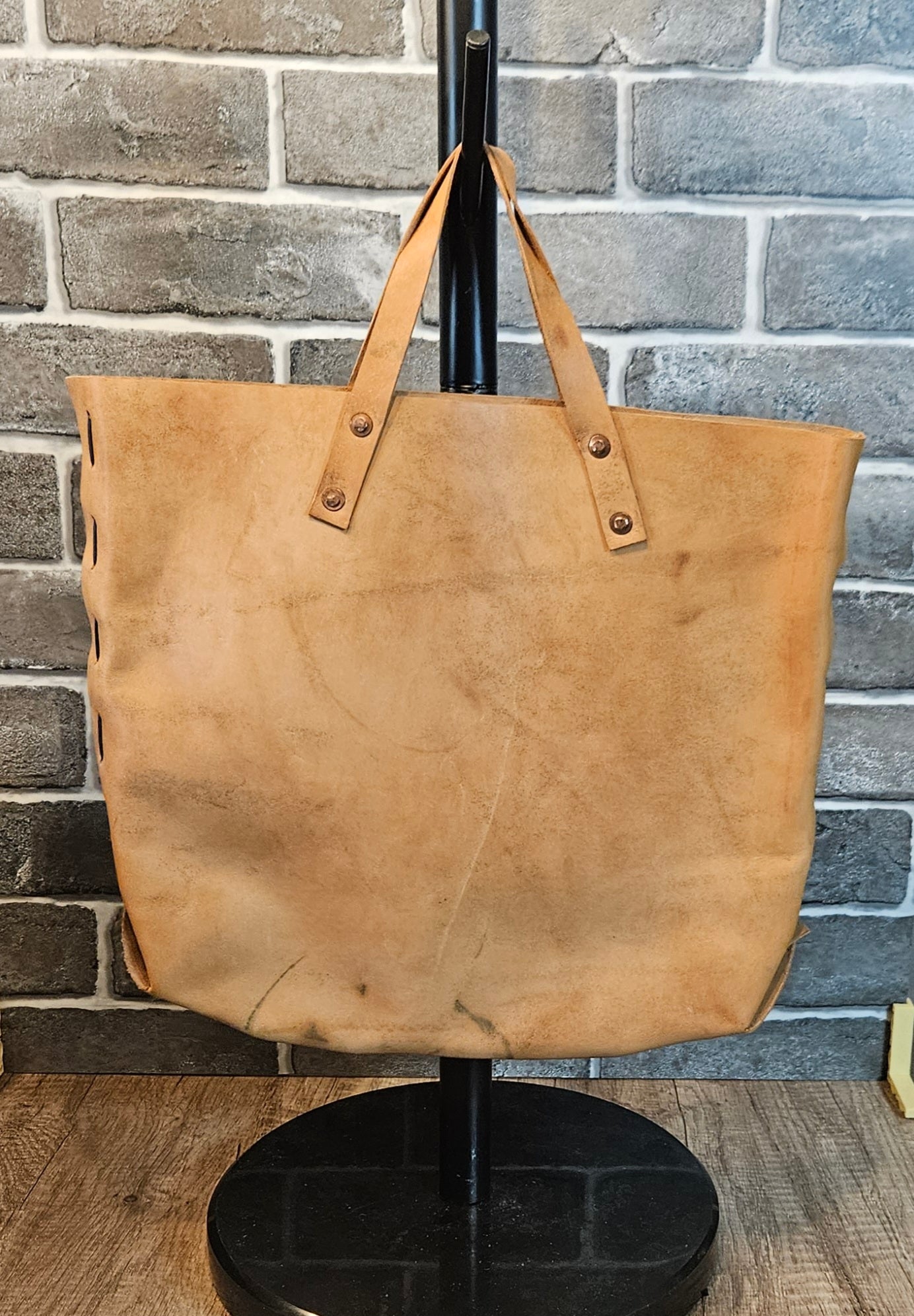 The Wildwood Leather Tote - Tan