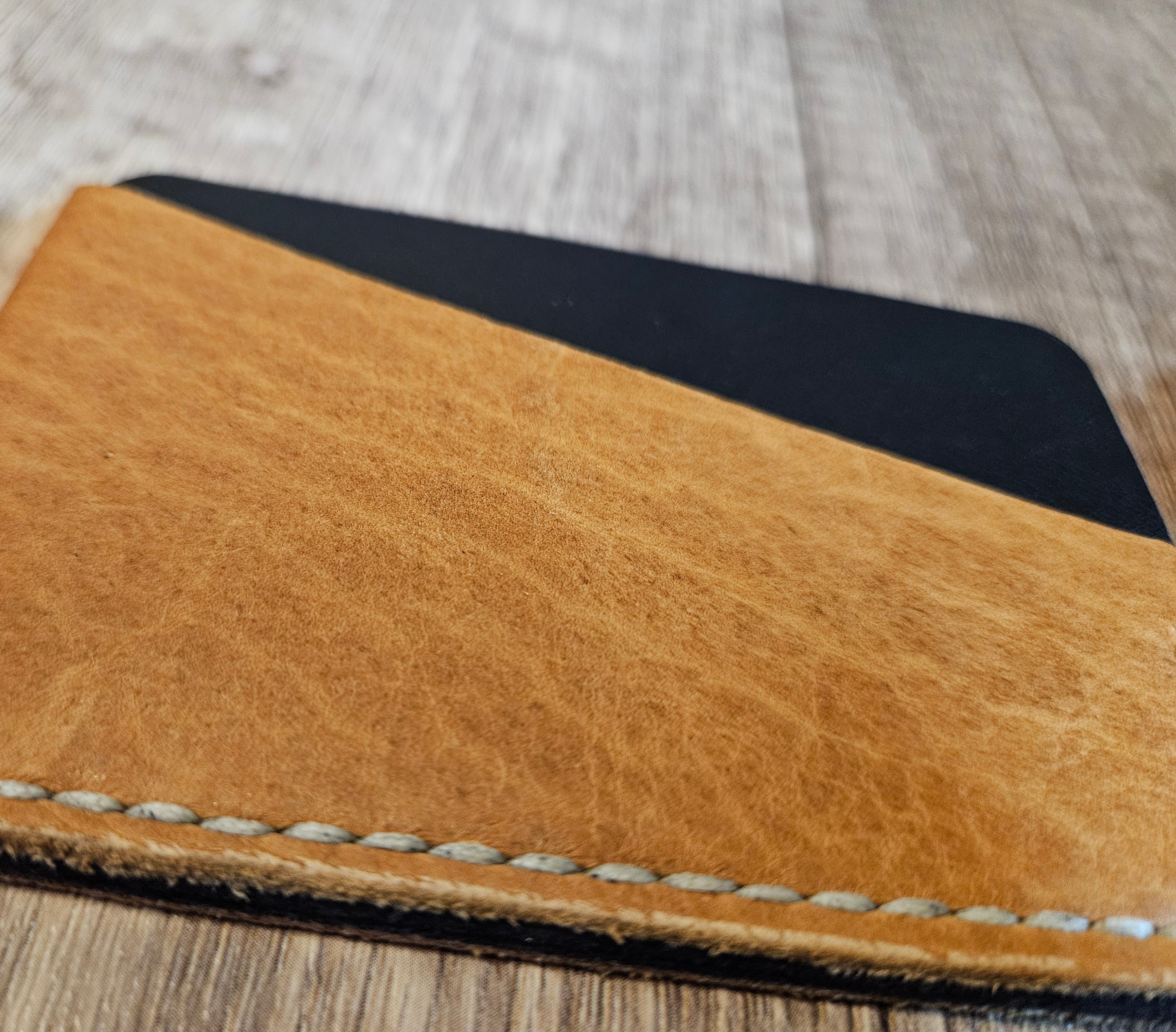 The Hearthside Pocket Trio Bison Leather Wallet & Keychain Gift Set